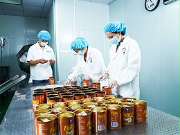 焦点娱乐员工检查产品