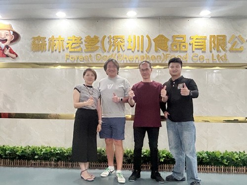 新加坡客户到访焦点娱乐洽谈坚果代工合作共拓健康零食市场