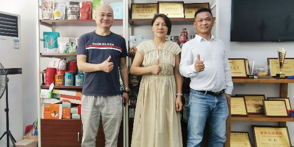 焦点娱乐坚果加工与吕总和罗总洽淡坚果品牌代理