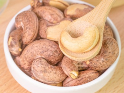 焦点娱乐盐焗紫衣腰果W180腰果,贴牌代工坚果加工